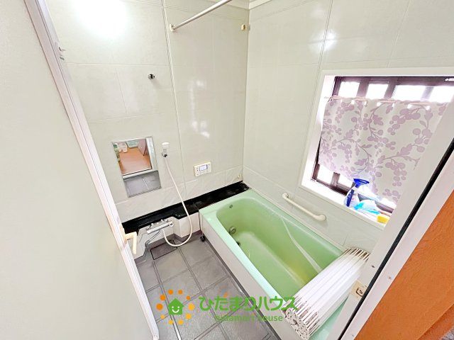 古河市久能　中古一戸建ての浴室|１坪タイプのシステムバスは１日の疲れを癒してくれます！