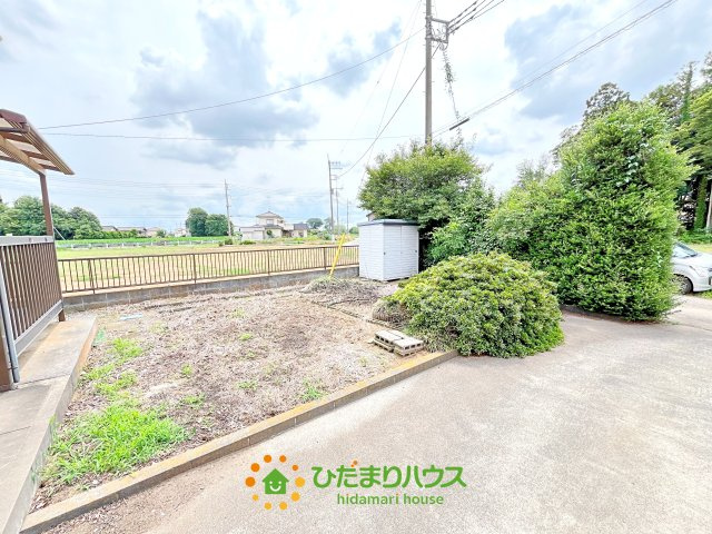 古河市久能　中古一戸建ての庭|離れ、平屋の南側には陽当り良好なお庭がございます！
物置を置かれたり、バーベキューを行うスペースとして重宝します！