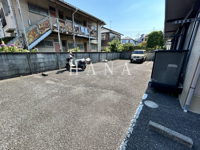 ティンカーベルアネックスの駐車場