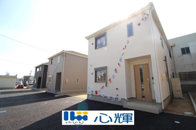 【前面道路含む現地写真】 | クレイドルガーデン宇部市文京町第一（2号棟） | 整備された道路に面する現地は、コミュニティー以外の方々の出入りも少なく、お車の出し入れも楽々です。
