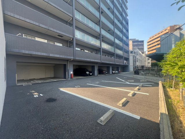 レジディア玉造の駐車場|カースペースがあります