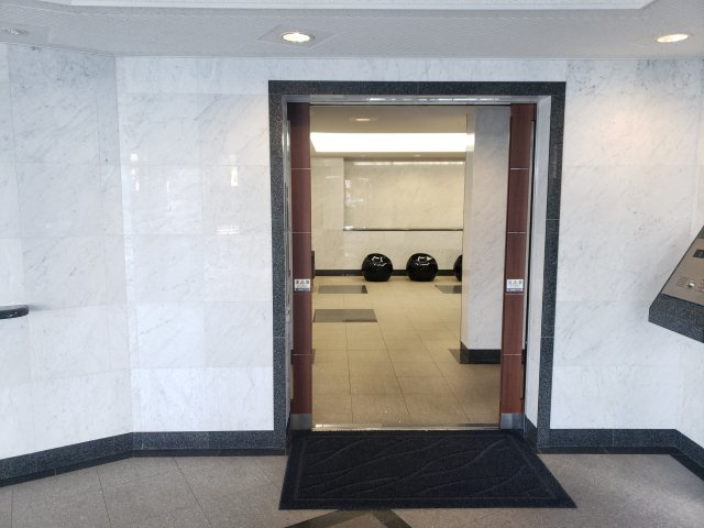 グランカーサ新小岩の玄関