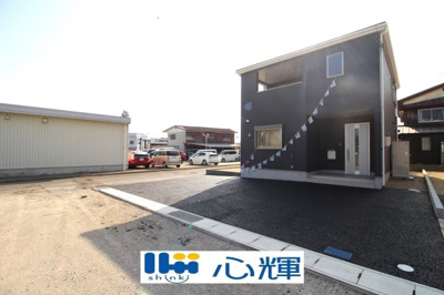 【前面道路含む現地写真】 | クレイドルガーデン宇部市文京町第一（4号棟） | 整備された道路に面する現地は、コミュニティー以外の方々の出入りも少なく、お車の出し入れも楽々です。