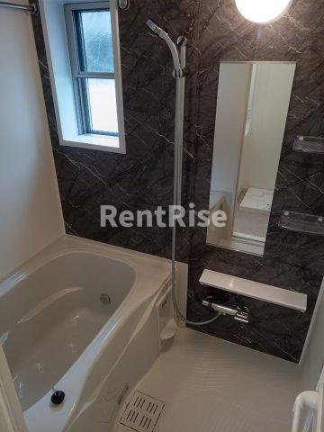 ペルソナの浴室