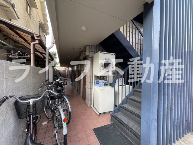 YOUハイム衣摺Ⅱ番館のエントランス|清潔なエントランスです