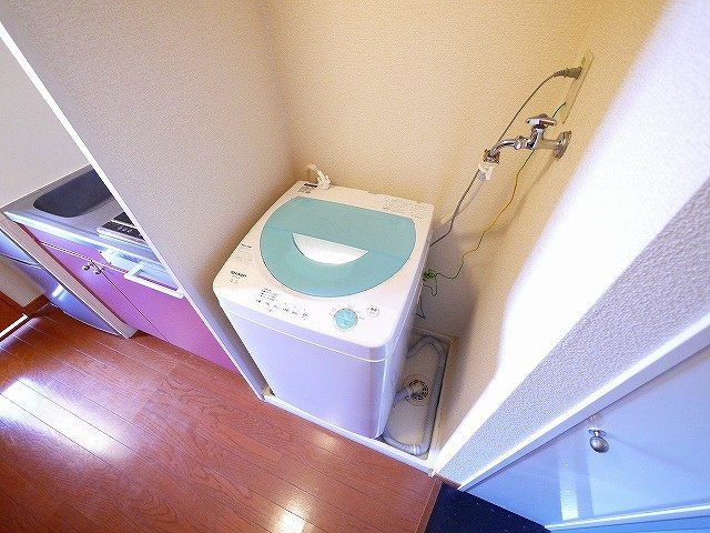レオパレスグリシーナの設備|洗濯機置場