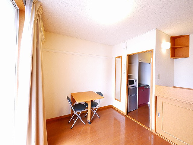 レオパレスグリシーナの洋室|広々とした洋室です