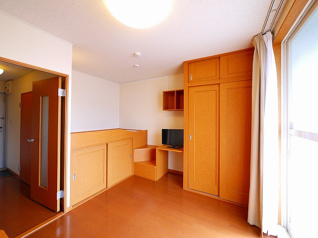 レオパレスグリシーナの洋室|広々とした洋室です