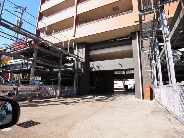 サンデュエル前橋大手町の駐車場|敷地内の駐車場です。