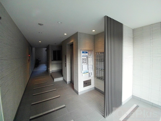 タウニー東灘のエントランス