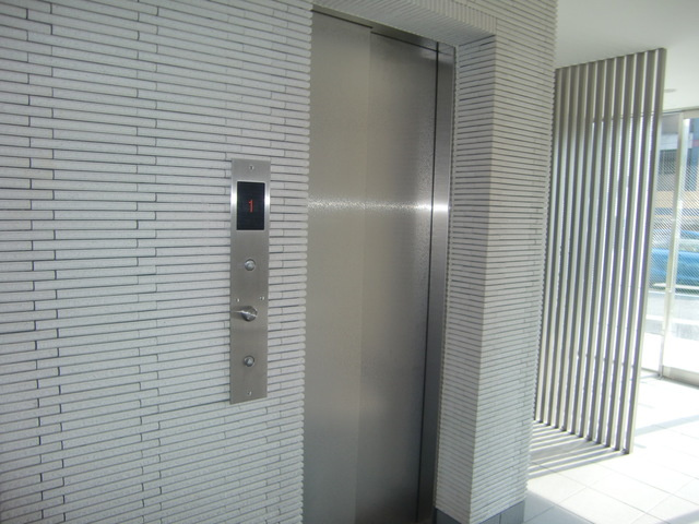 タウニー東灘のエントランス|エレベーター