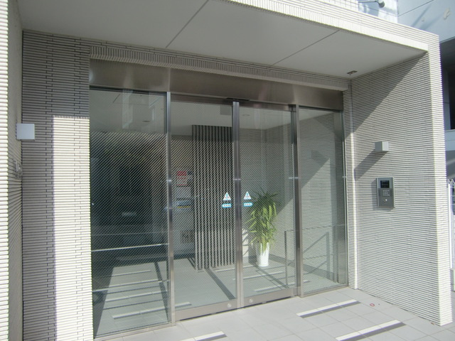 タウニー東灘のエントランス