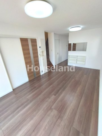 レインボー花山の居間・リビング