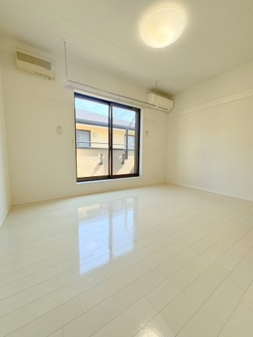 ヴィラ赤羽の洋室