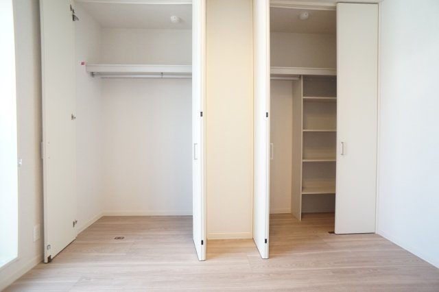 リラグラッド　ヴィラ　南八幡の収納