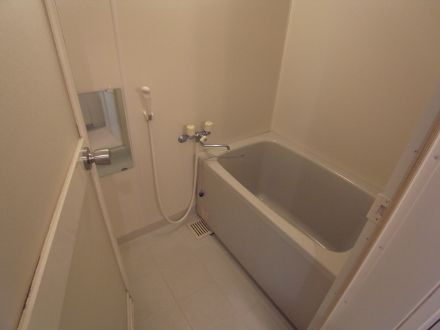 芦屋市翠ケ丘町のアパートの浴室