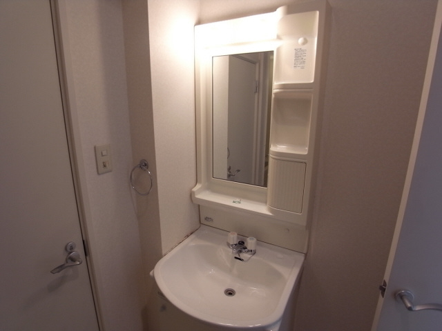 芦屋市翠ケ丘町のアパートの洗面所