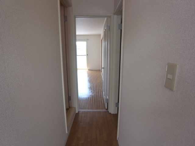 芦屋市翠ケ丘町のアパートの玄関