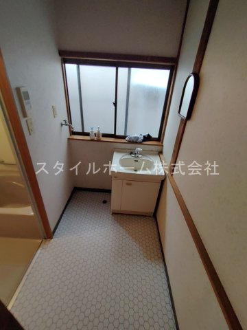 新城市貸家の洗面所
