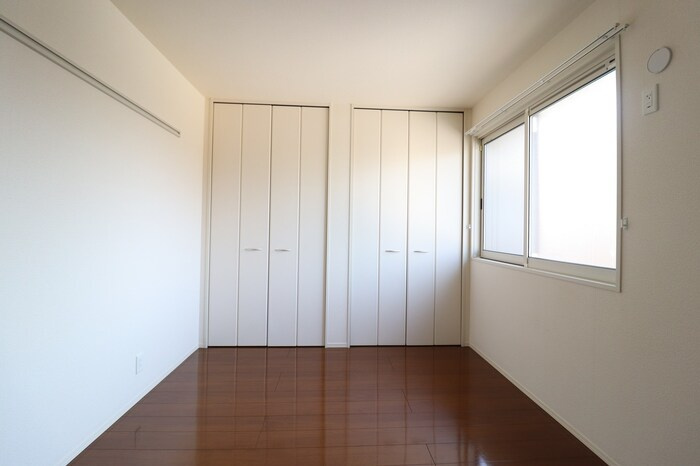 イリアンソス Ⅱの寝室|洋室６帖