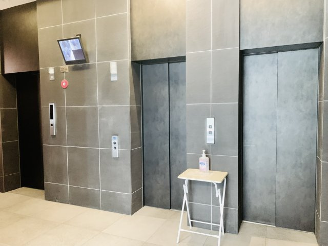 ザ・エンブル七間町　静岡市葵区七間町のその他共用部分|エレベーターは3基設置。混み合う事もありません。