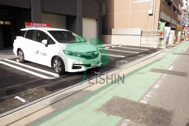 サンクス博多駅南の駐車場