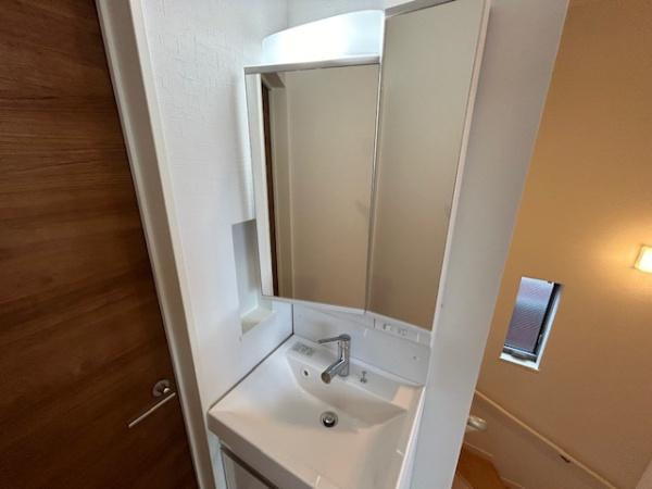 【独立洗面台】