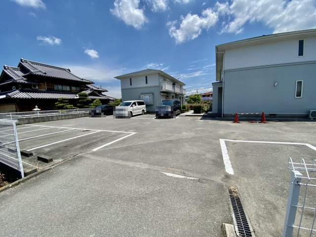 三井グリーンハイツの駐車場