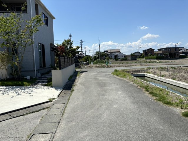 柳川市佃町　4LDKの前面道路含む現地写真