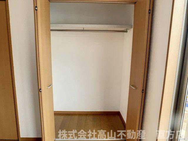 直方市大字感田のアパートの収納