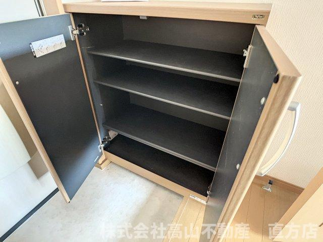 直方市大字感田のアパートの収納
