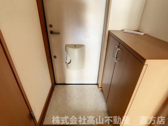 直方市大字感田のアパートの玄関