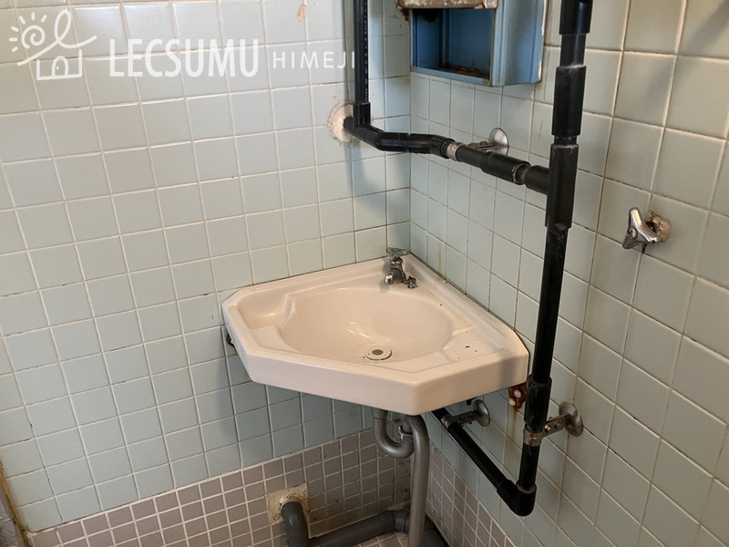 船丘ビルの独立洗面台