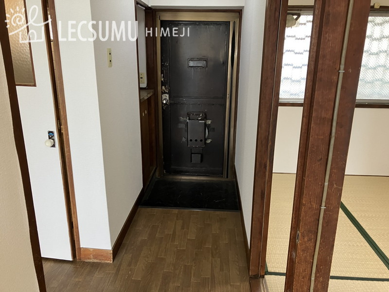 船丘ビルの玄関