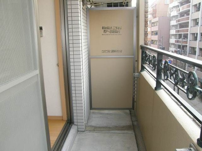 【バルコニー】 | ミ・シュール西公園 | 別号室の写真になります。現況優先。