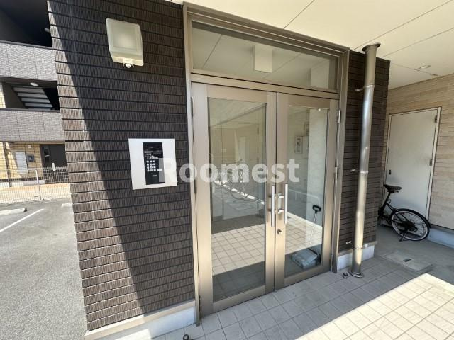 Eagle`s nestのエントランス|ゆとりのあるエントランスです
