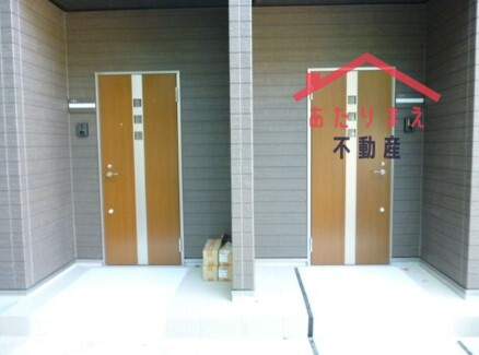 STORIA名島B棟のエントランス