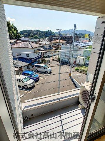 宗像市赤間１丁目のアパートのバルコニー