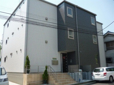 【エントランス】Ｔｈｒｅｅ　Ｆｏｒｅｓｔ　（スリーフォレスト） 