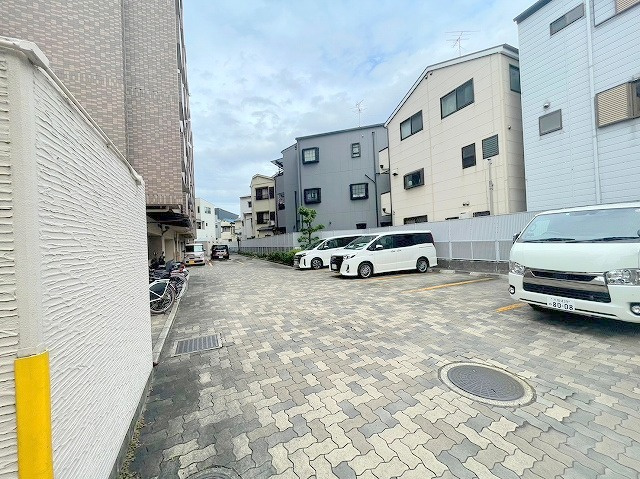 淀川パストラルコートの駐車場