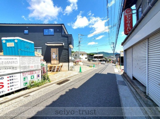 【前面道路含む現地写真】