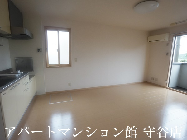 カサベルデBの居間・リビング