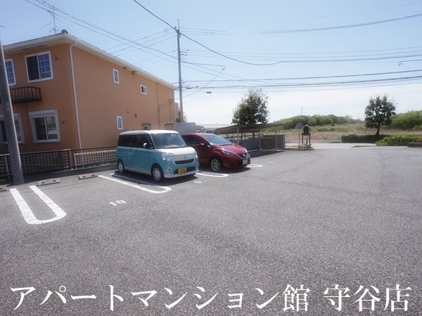 カサベルデBの駐車場