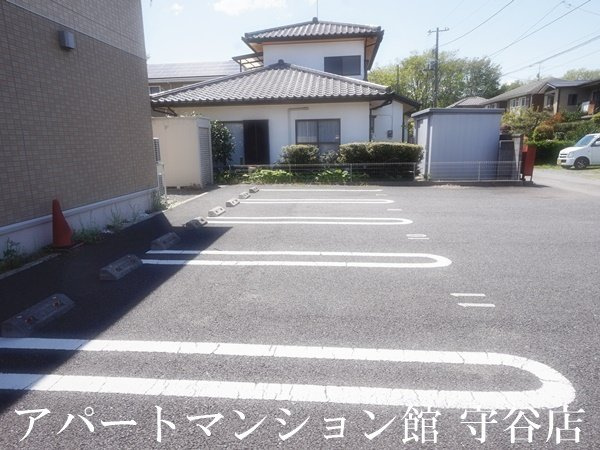 カサベルデBの駐車場