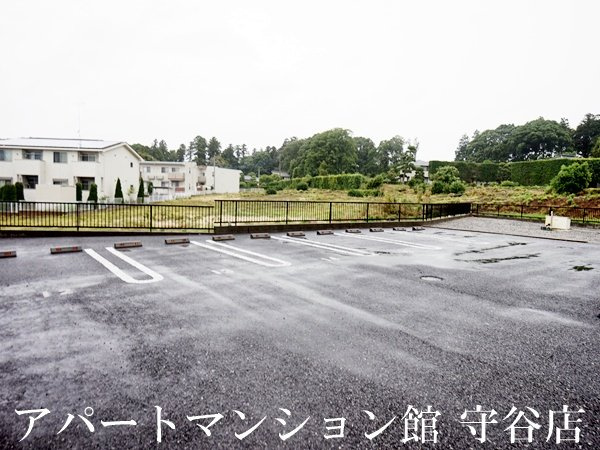 カサベルデBの駐車場