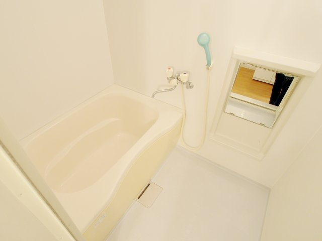 ツインズコートAの浴室