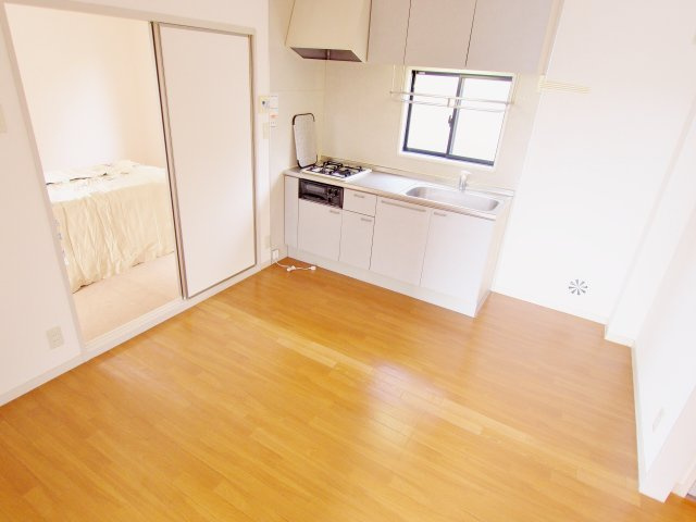 ツインズコートAの居間・リビング