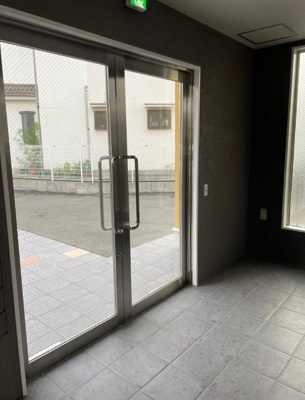 【エントランス】 | 平成28年建築、オートロックも完備した一棟収益物件！