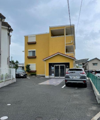 【外観】 | 平成28年建築、オートロックも完備した一棟収益物件！