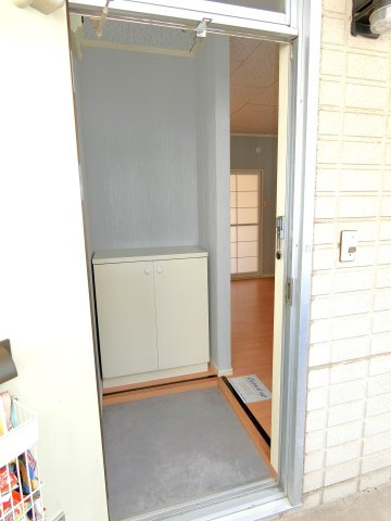 パルテール市川の玄関